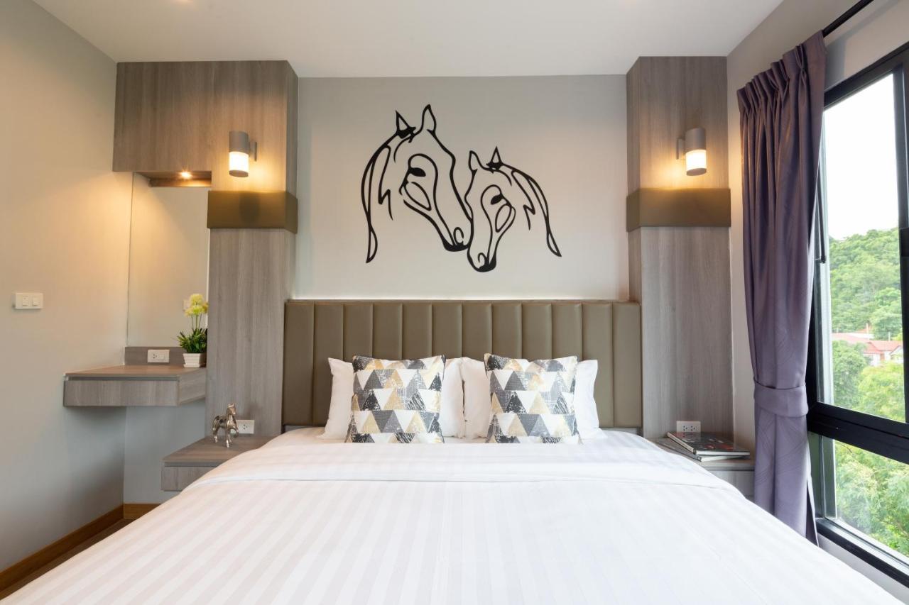 Horsehill Hotel Sriracha Si Racha Exterior photo