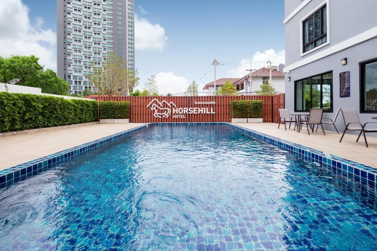 Horsehill Hotel Sriracha Si Racha Exterior photo