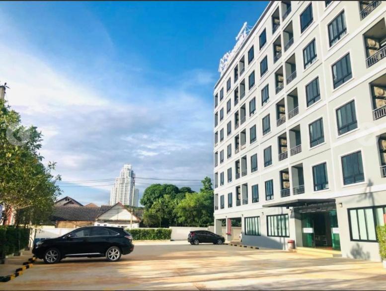 Horsehill Hotel Sriracha Si Racha Exterior photo